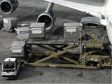 Transportlösungen vom Paketversand und Luftfrachtversand im Sammelgut bis hin zu Vollcharterservices